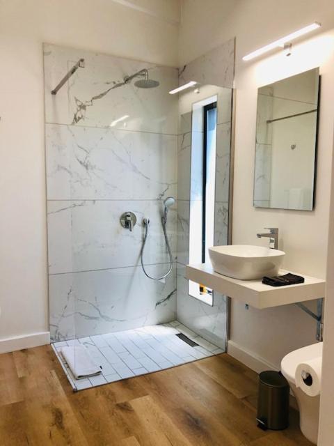 Glow Boutique Suites & Guesthouse Германус Екстер'єр фото